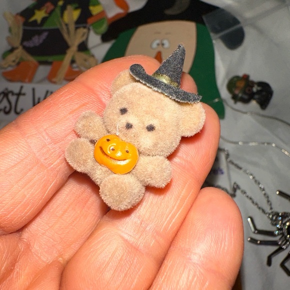 Eight pieces Halloween bundle gently used - Picture 7 of 16